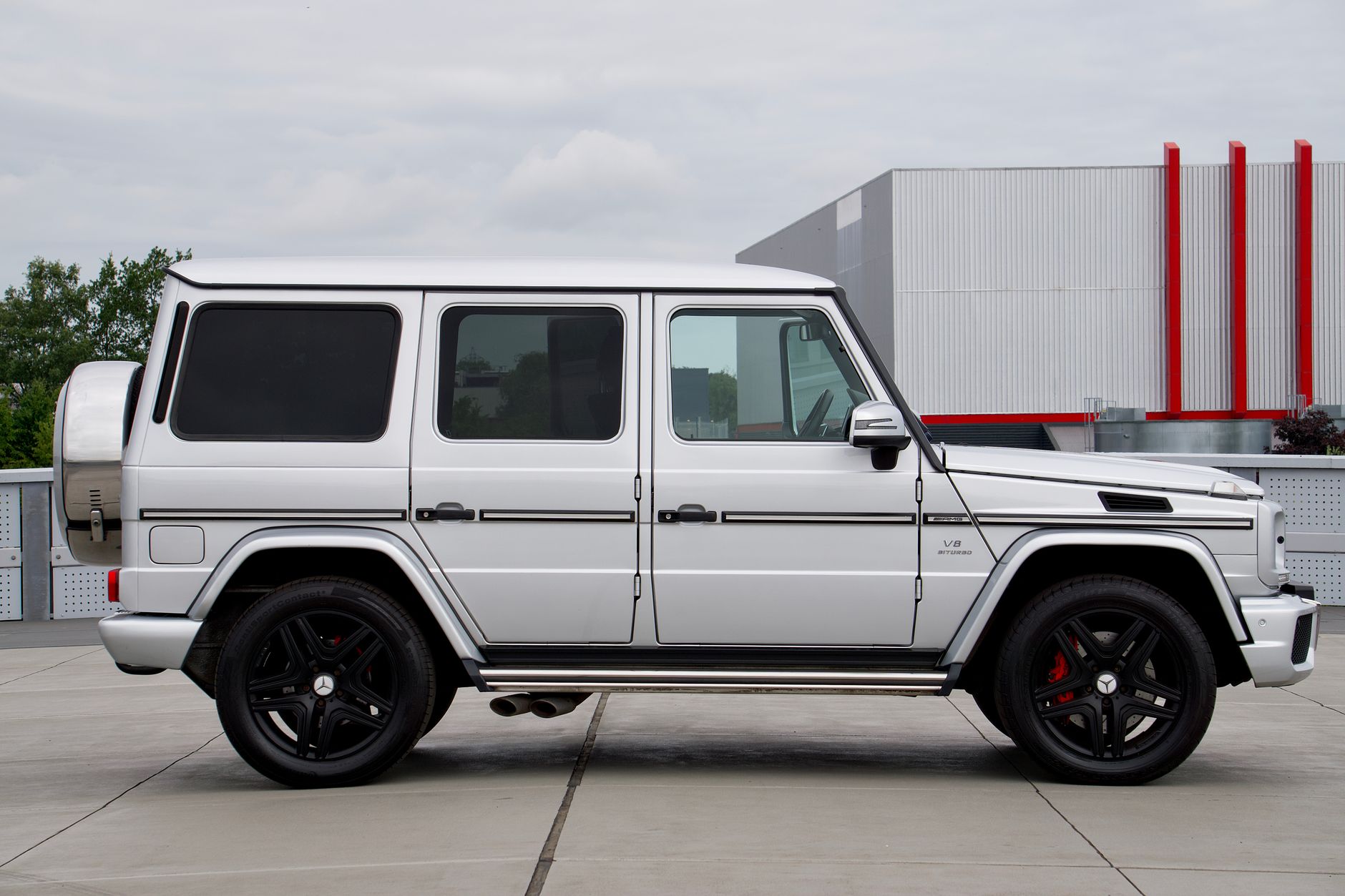 Mercedes G klasie terenowej jako auto na co dzień, plusy, minusy i realne koszty utrzymania kultowej Gelendy w mieście