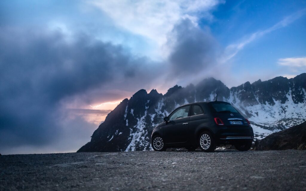 Fiat 500 Hybrid czy benzyna 1.2 Fire – który wariant lepiej sprawdzi się w mieście?